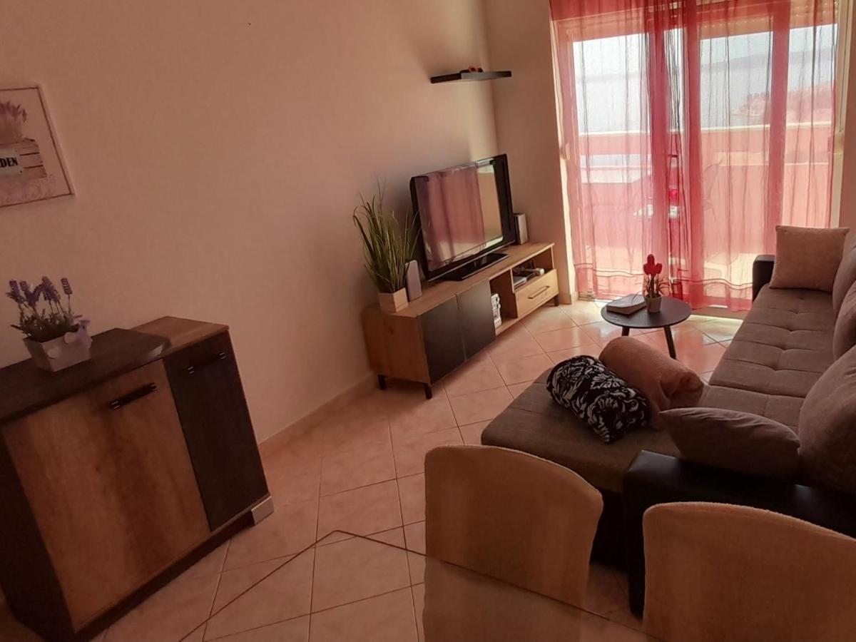 Apartment Mavarcica โตรกีร์ ภายนอก รูปภาพ